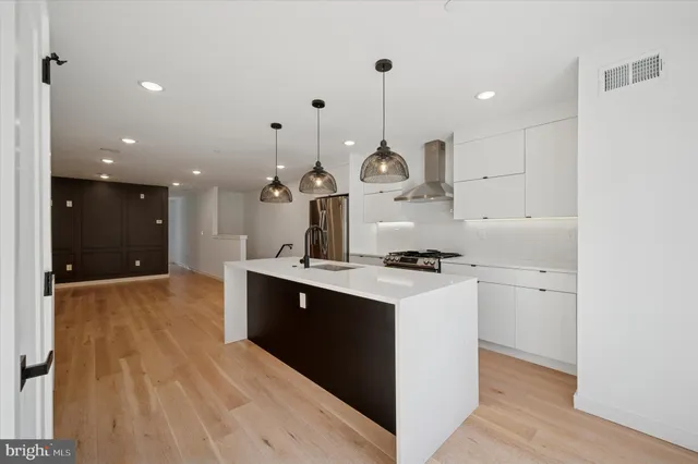 $3,299 | 871 North 20th Street, Unit 1, Philadelphia, PA 19130