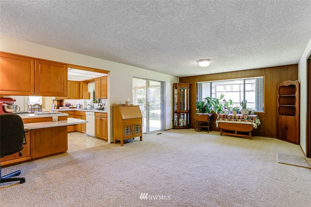 4518 Southeast 2nd Street Renton, WA 98059 - Photo 17 of 29 a view of a livingroom with furniture and a livingroom
