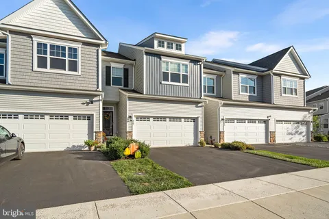 $559,900 | 317 Ridgewood Drive, Royersford, PA 19468