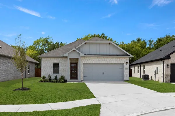 $294,145 | 1306 Cole Drive, Trenton, TX 75490