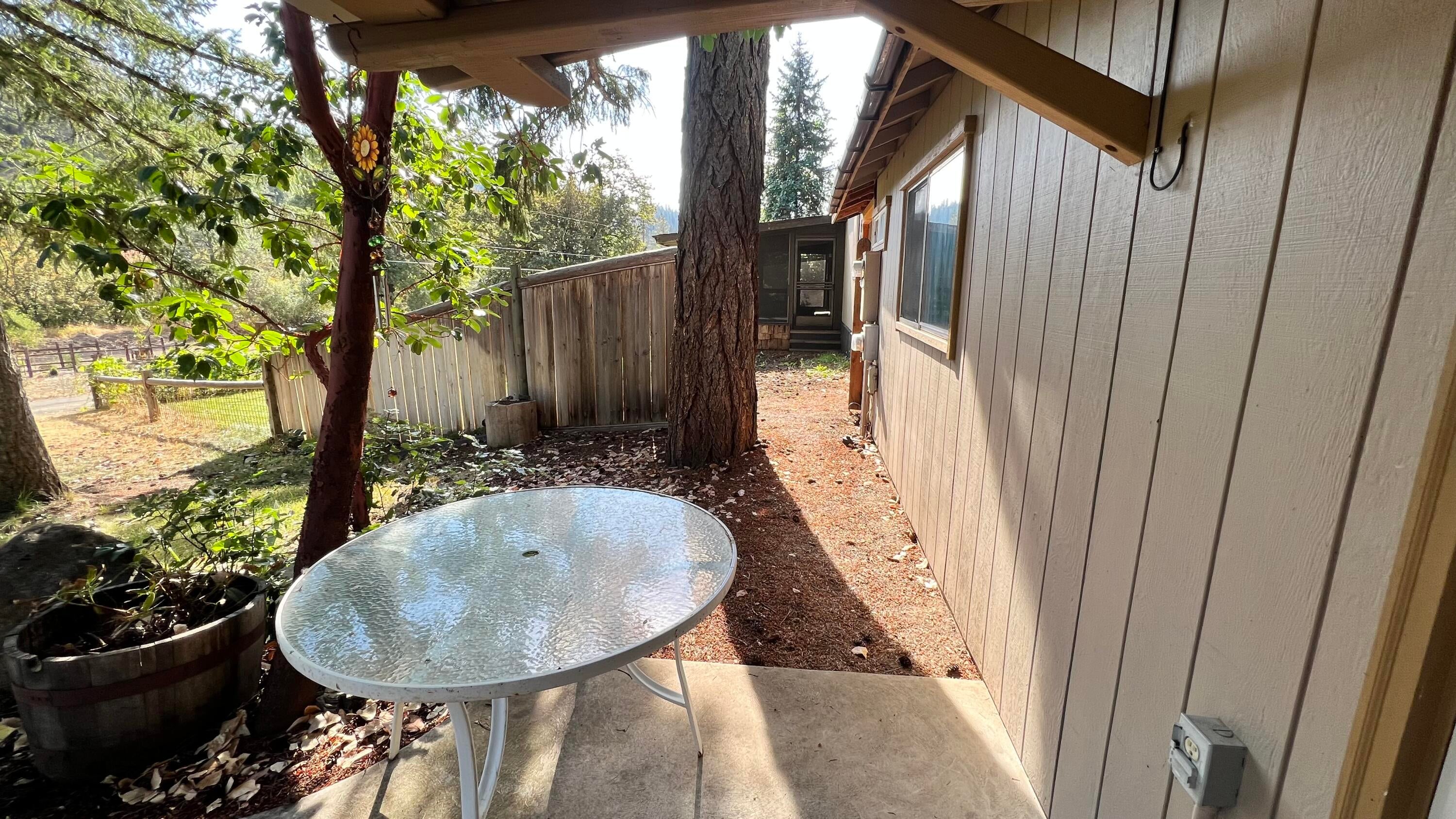 321 Taylor Road Trail, OR 97541 - Photo 51 of 56 Guest House porch