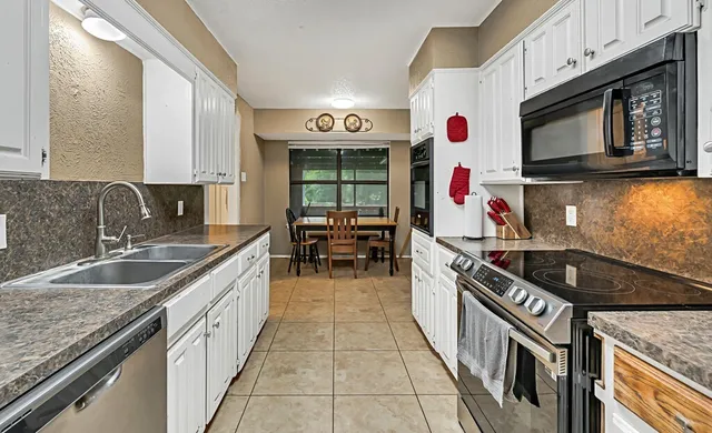 $320,000 | 815 Blue Bluff Road, Riesel, TX 76682