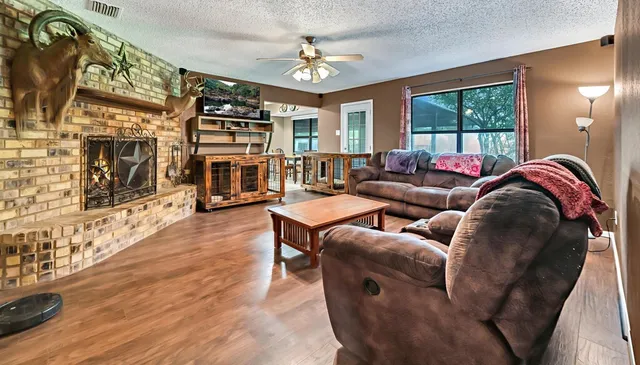 $320,000 | 815 Blue Bluff Road, Riesel, TX 76682