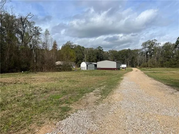 $277,500 | 16221-16227 East Club Deluxe Road, Hammond, LA 70403