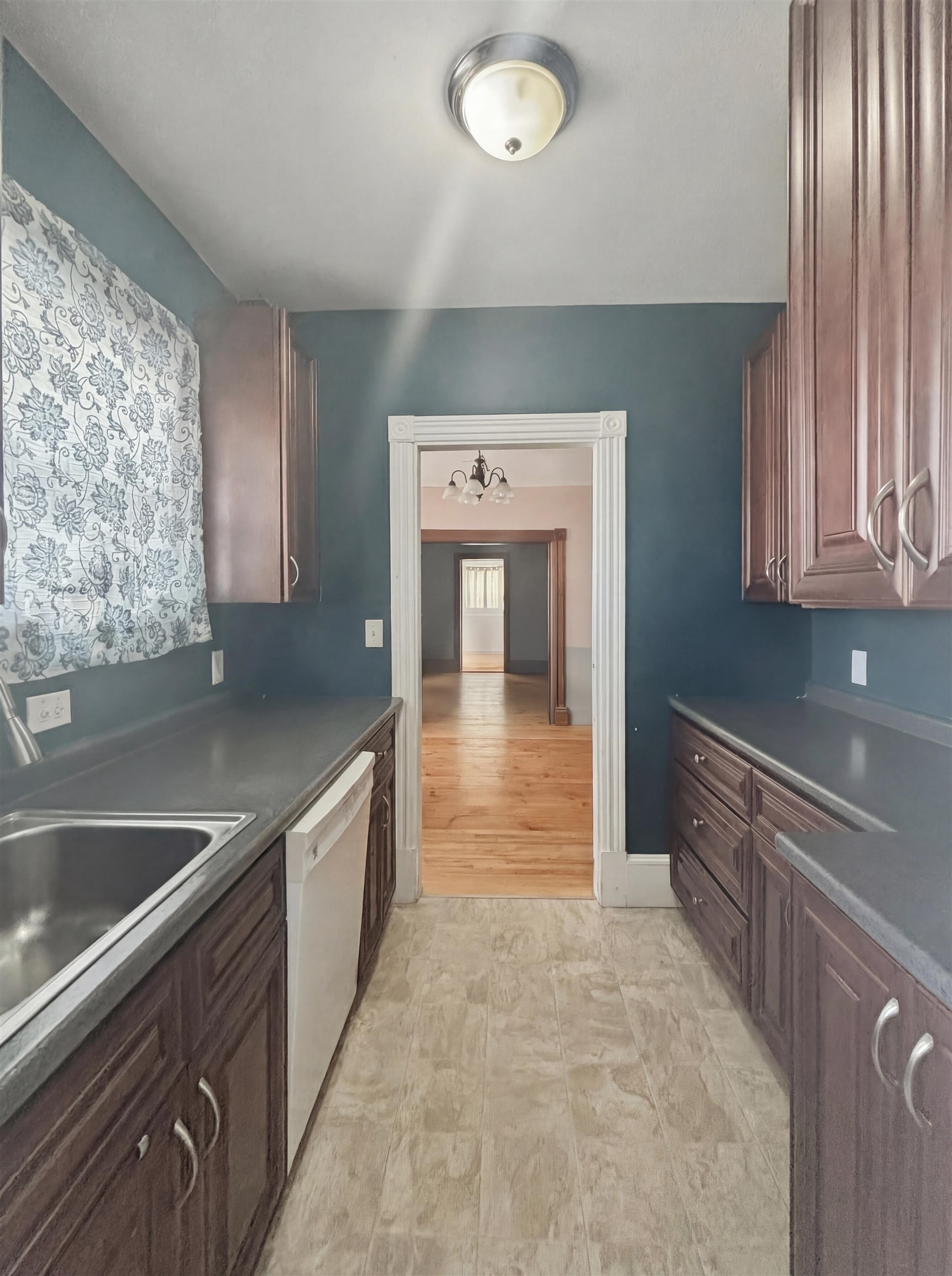 646 Maple Street Manchester, NH 03104 - Photo 13 of 26