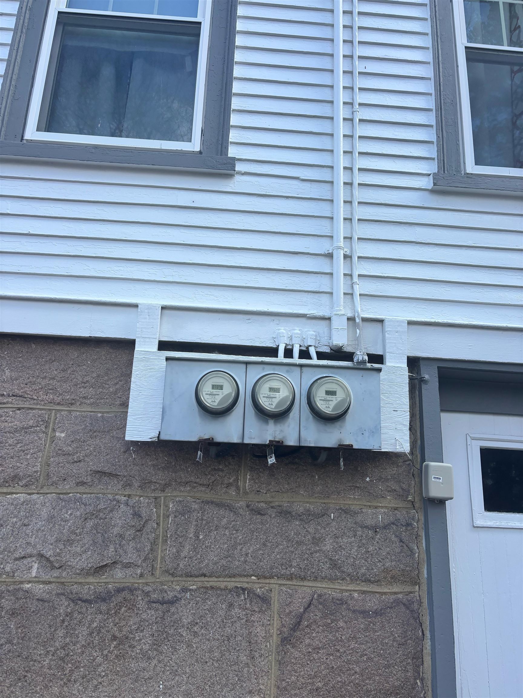 646 Maple Street Manchester, NH 03104 - Photo 25 of 26