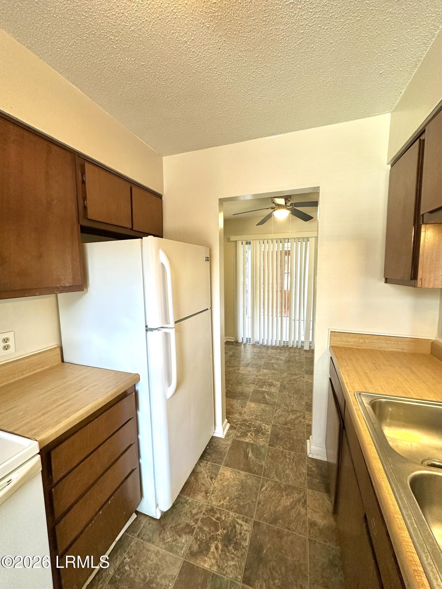 125 Old Jericho Road, Unit A Beaufort, SC 29902 - Photo 4 of 23 IMG_5692