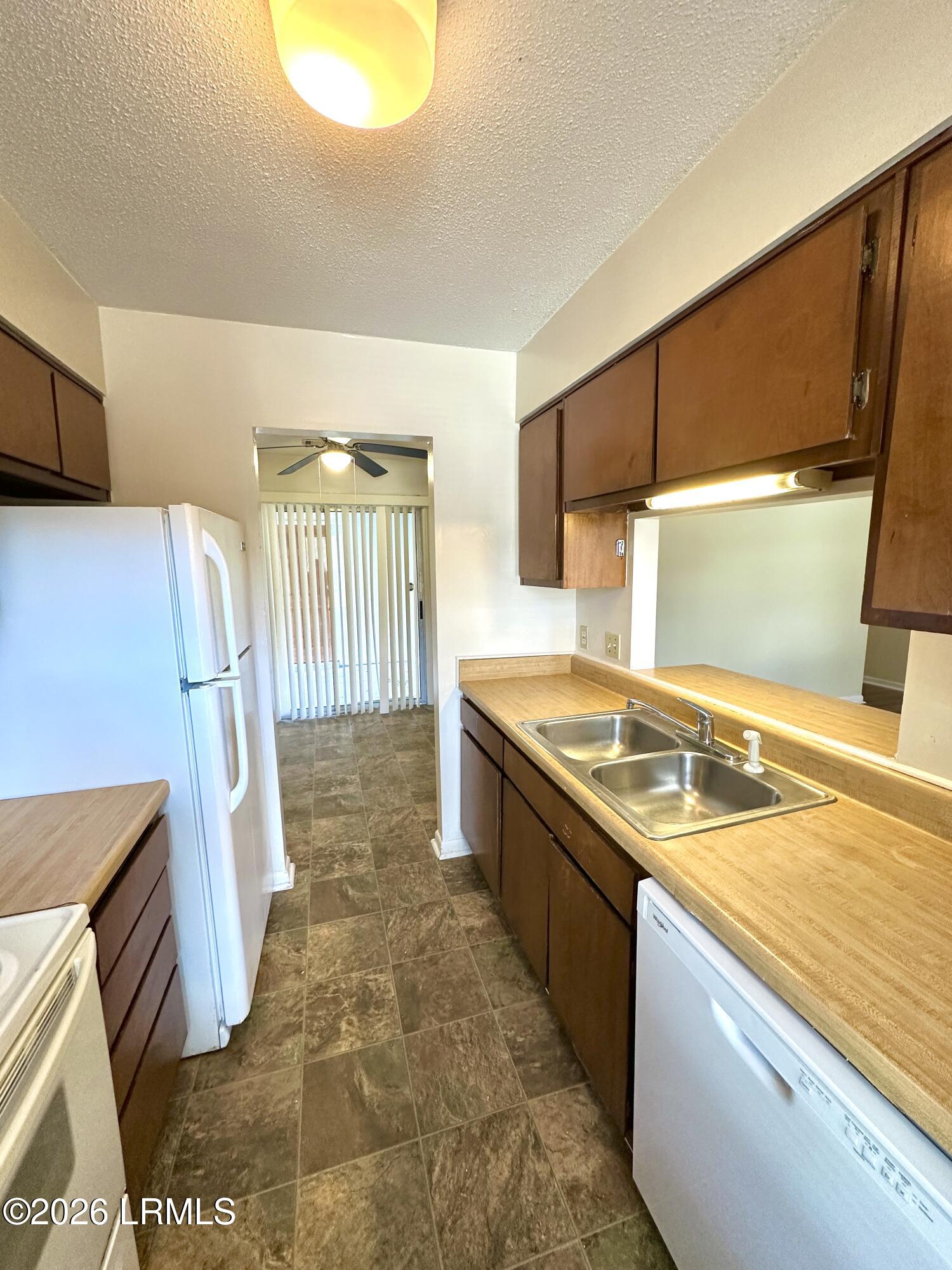 125 Old Jericho Road, Unit A Beaufort, SC 29902 - Photo 5 of 23 IMG_5693