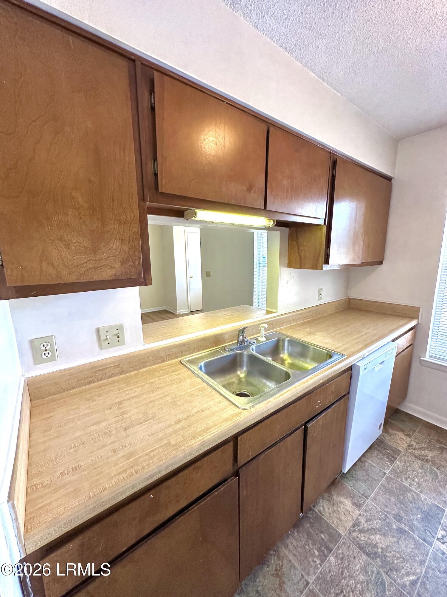 125 Old Jericho Road, Unit A Beaufort, SC 29902 - Photo 6 of 23 IMG_5691