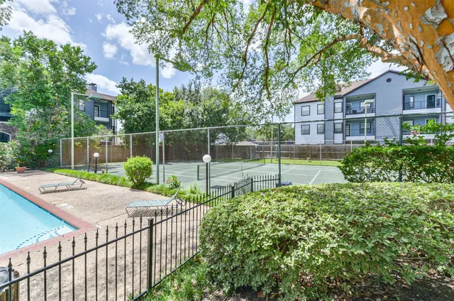 $1,350 | 10811 Richmond Avenue, Unit 124, Houston, TX 77042