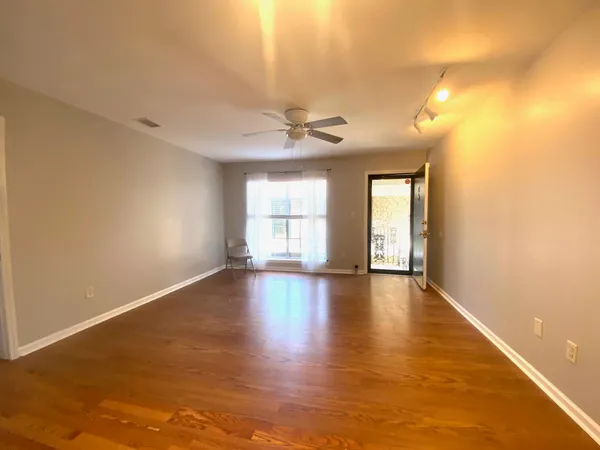 $1,800 | 811 Colony Drive, Unit E72, Charleston, SC 29407