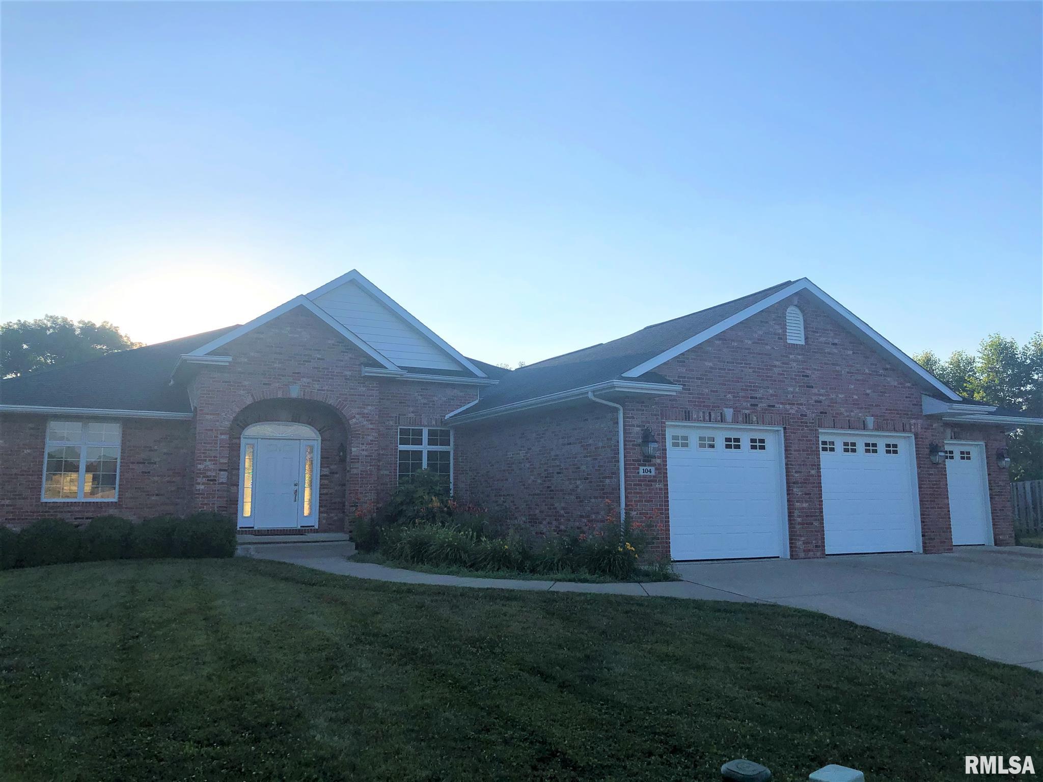 104 Ramblewood Road Chatham, IL 62629 - Photo 2 of 26 Gallery Image 2