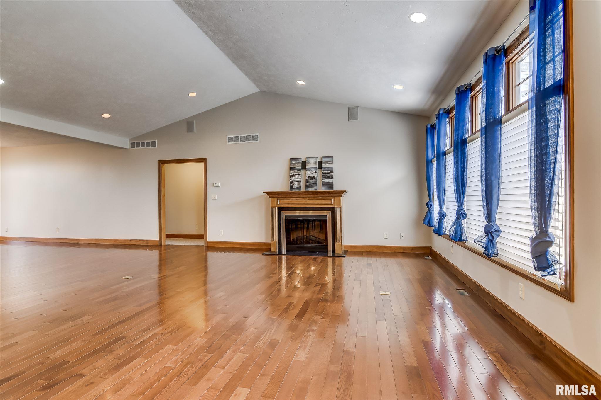 104 Ramblewood Road Chatham, IL 62629 - Photo 4 of 26 Gallery Image 4