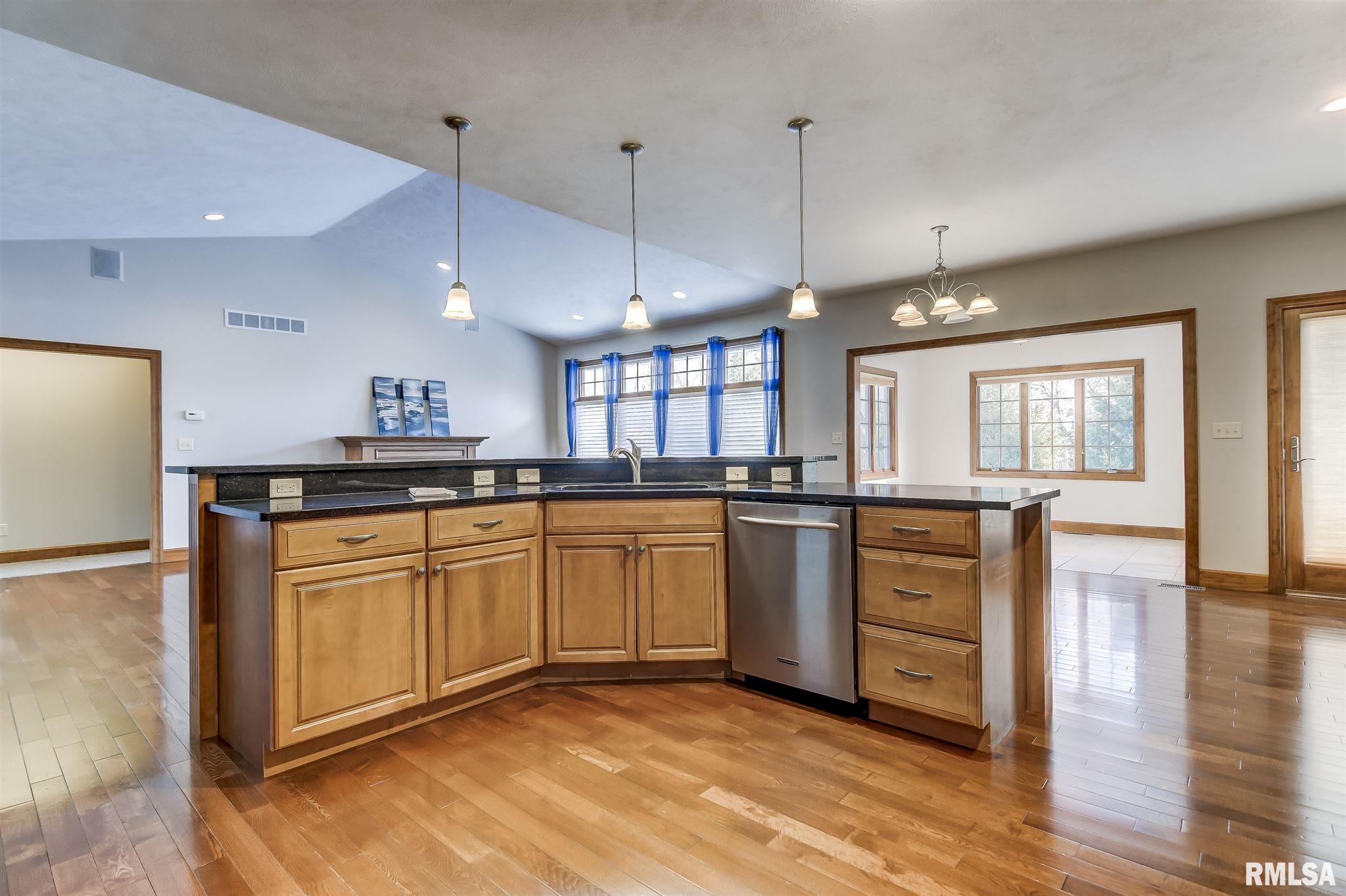 104 Ramblewood Road Chatham, IL 62629 - Photo 8 of 26 Gallery Image 8