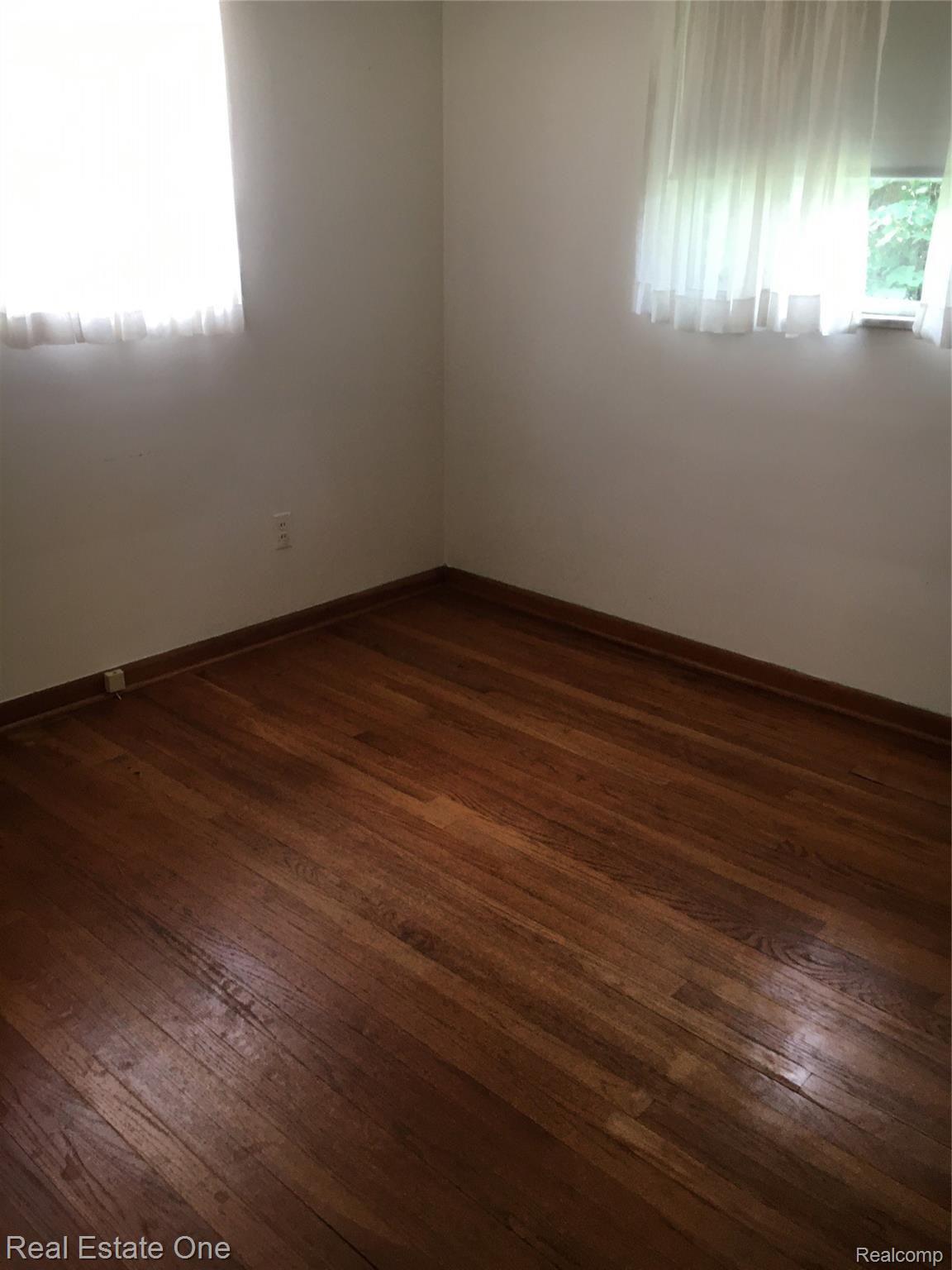 1027 West Webster Road Royal Oak, MI 48073 - Photo 13 of 19 34BCFB1B-F3F6-4A97-8C1F-876B50211743.jpeg