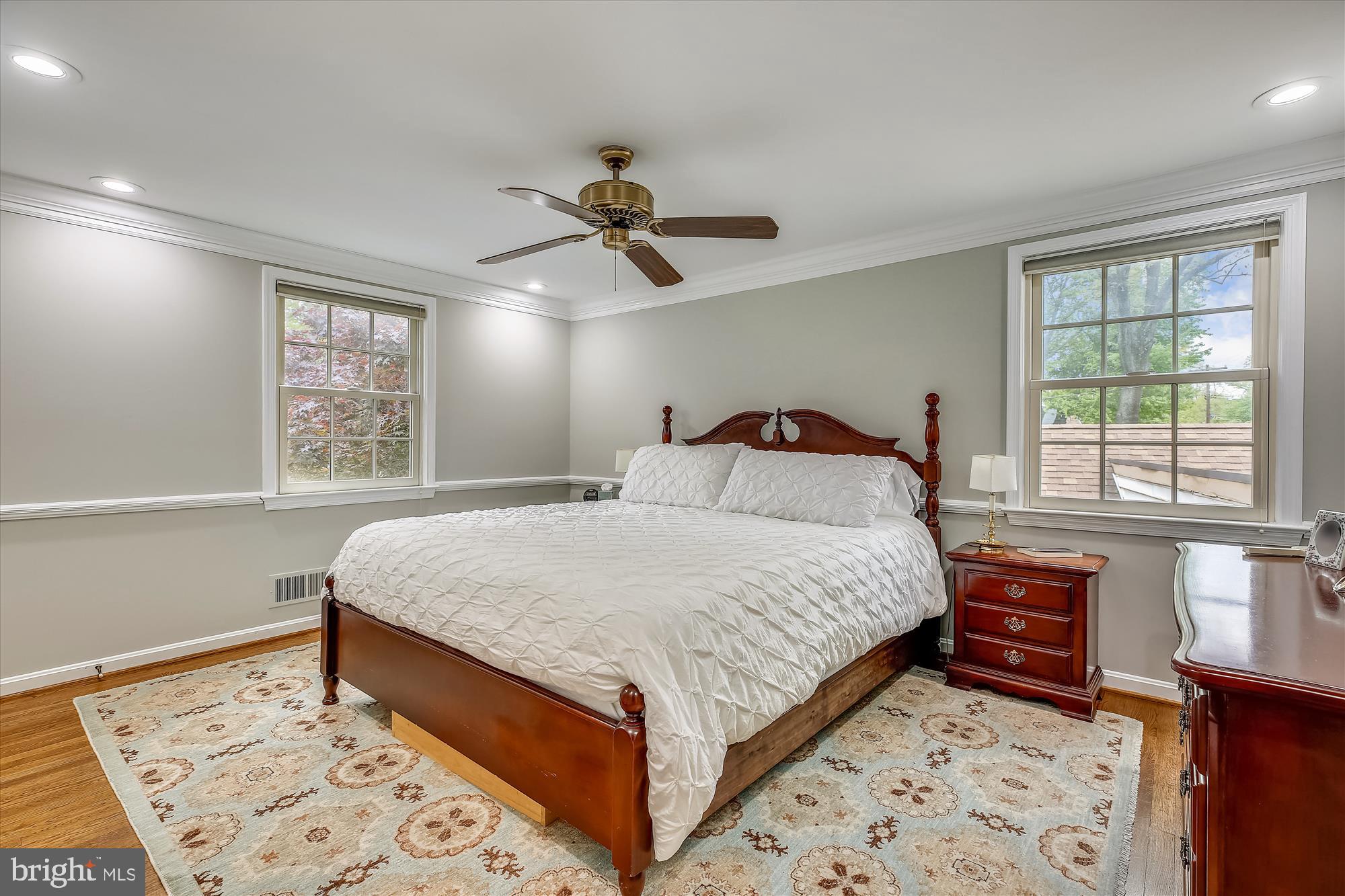 8315 Aqueduct Road Potomac, MD 20854 - Photo 16 of 34 Primary bedroom