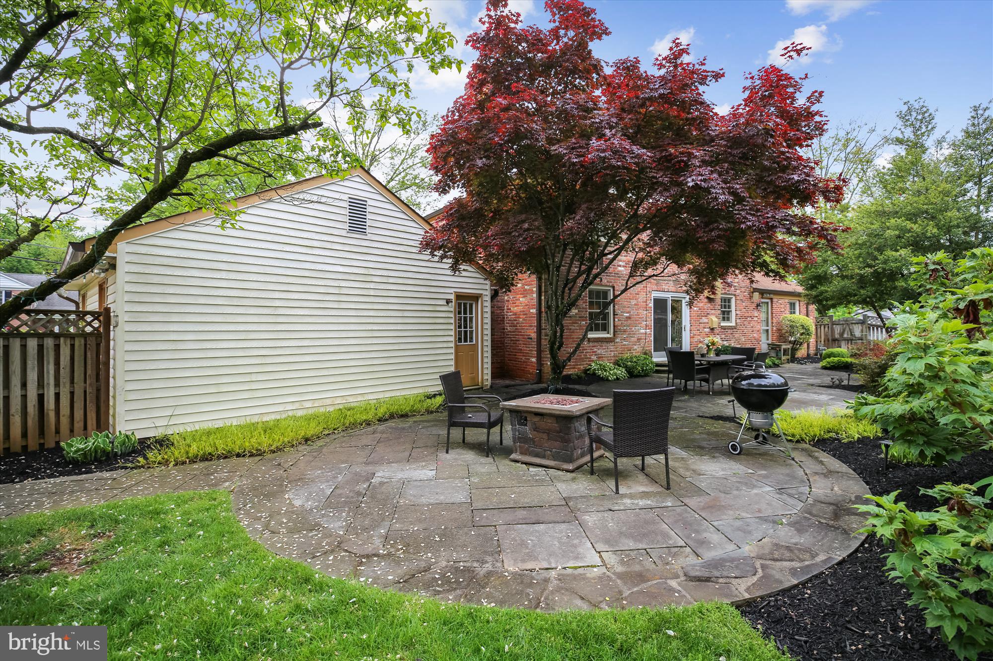 8315 Aqueduct Road Potomac, MD 20854 - Photo 26 of 34 Rear patio