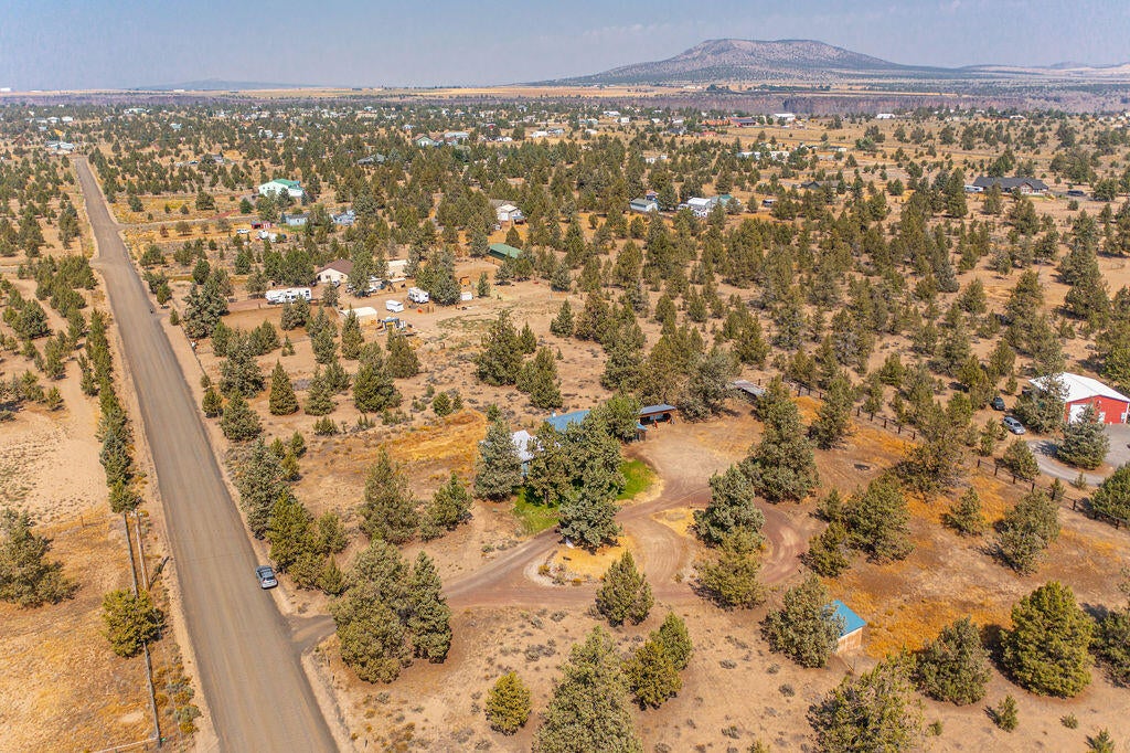 14535 Southwest Chickadee Road Terrebonne, OR 97760 - Photo 27 of 33 RileyVisuals-12