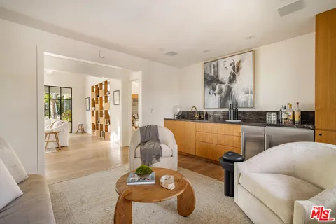 $9,998,000 | 13627 Sunset Boulevard, Pacific Palisades, CA 90272