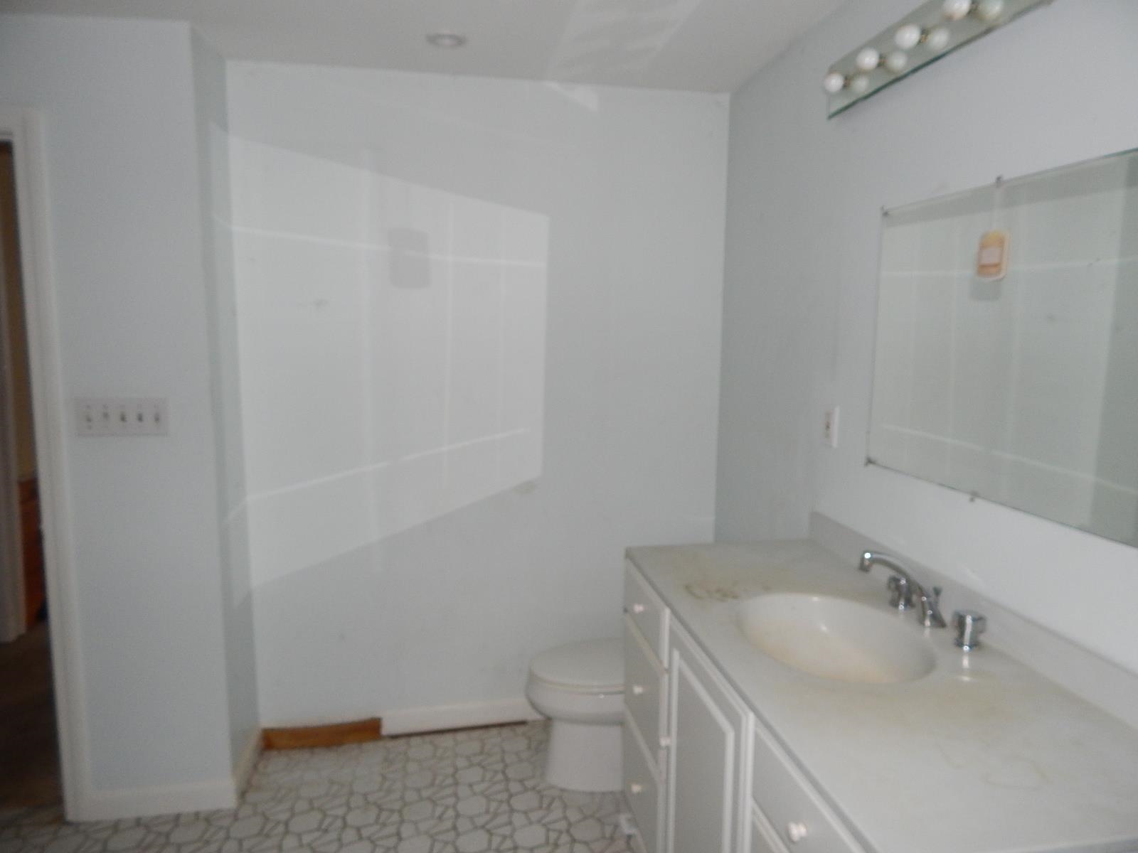 4 Tallant Road Pelham, NH 03076 - Photo 21 of 31