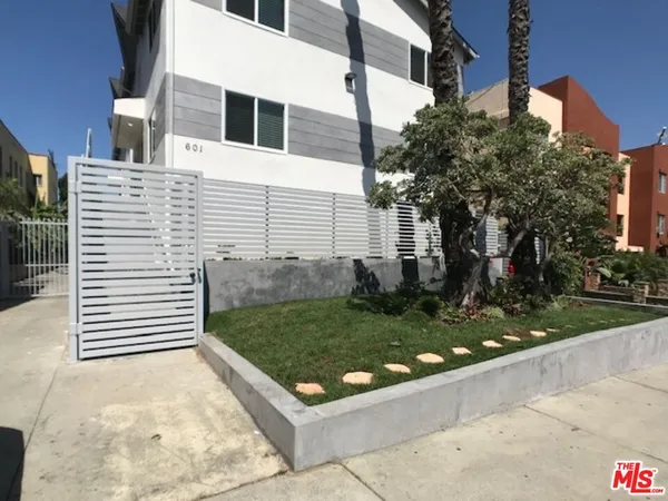 $2,200 | 601 North Normandie Avenue, Unit 2, Los Angeles, CA 90004