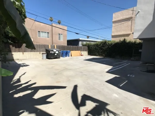 $2,200 | 601 North Normandie Avenue, Unit 2, Los Angeles, CA 90004
