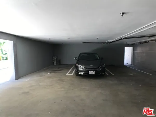 $2,200 | 601 North Normandie Avenue, Unit 2, Los Angeles, CA 90004