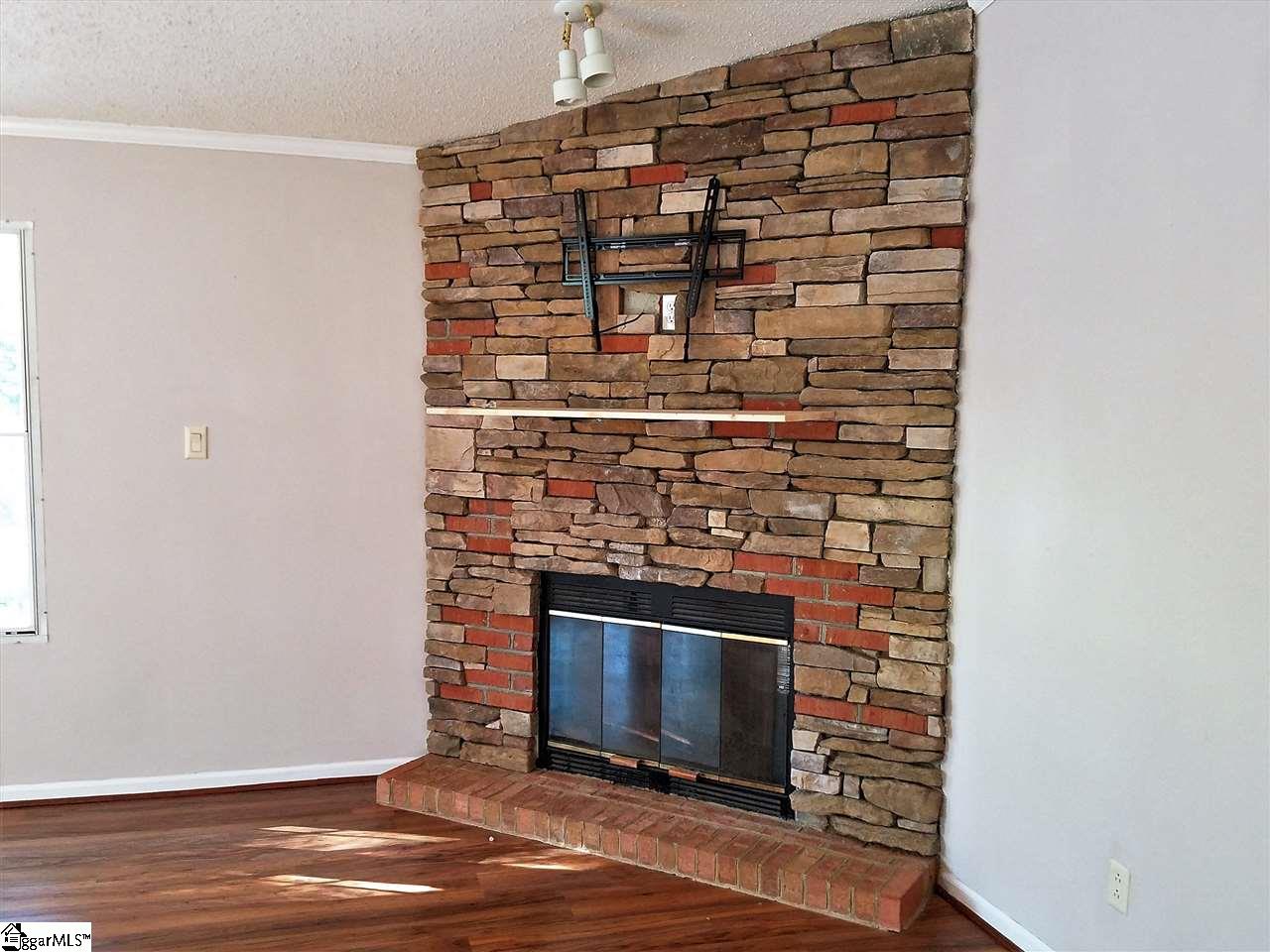 145 Fews Bridge Road Taylors, SC 29687 - Photo 2 of 20