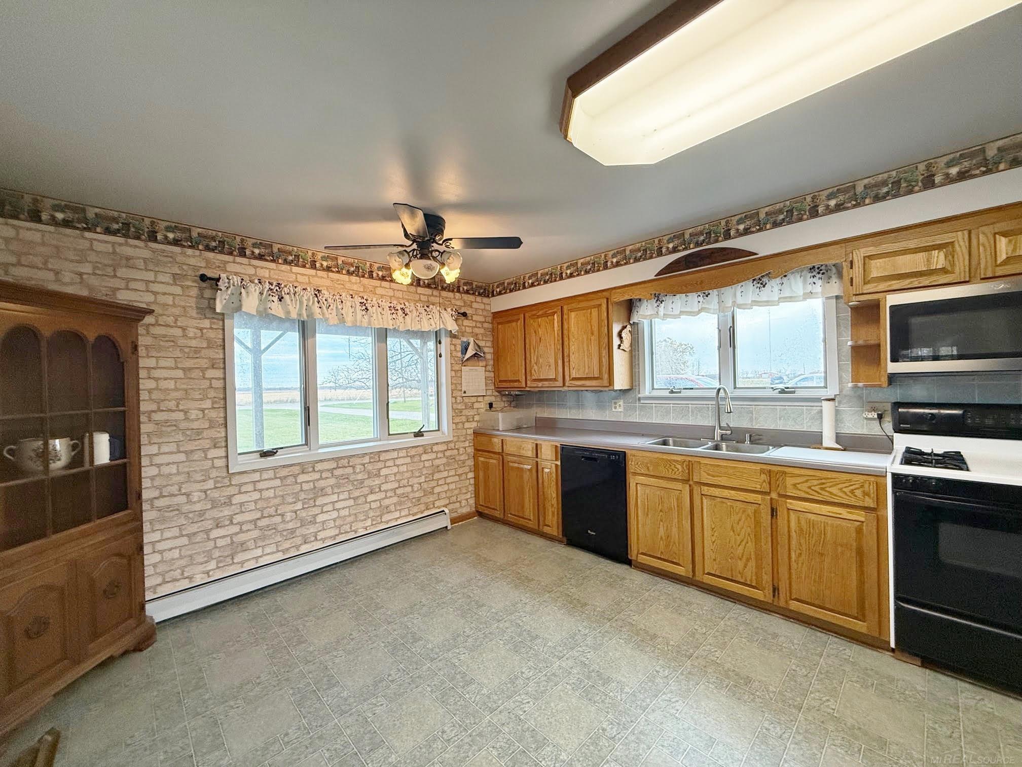 250 South Banner Road Sandusky, MI 48471 - Photo 3 of 20