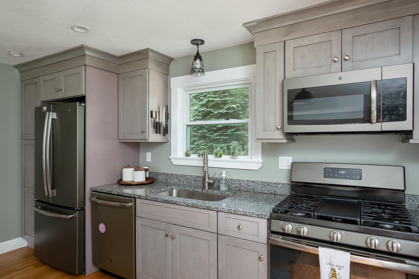 233 South Road Kensington, NH 03833 - Photo 18 of 35
