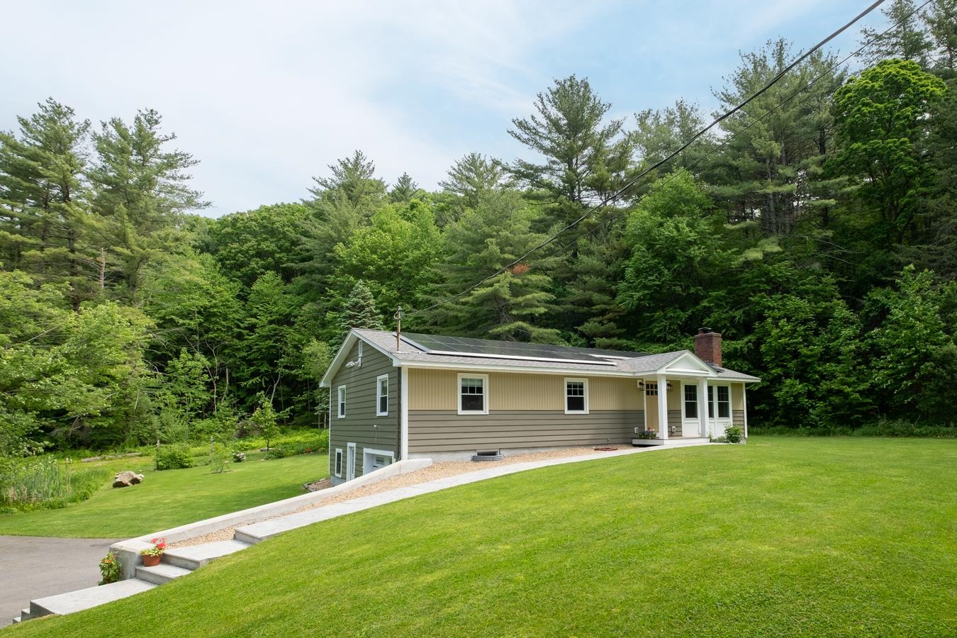 233 South Road Kensington, NH 03833 - Photo 2 of 35