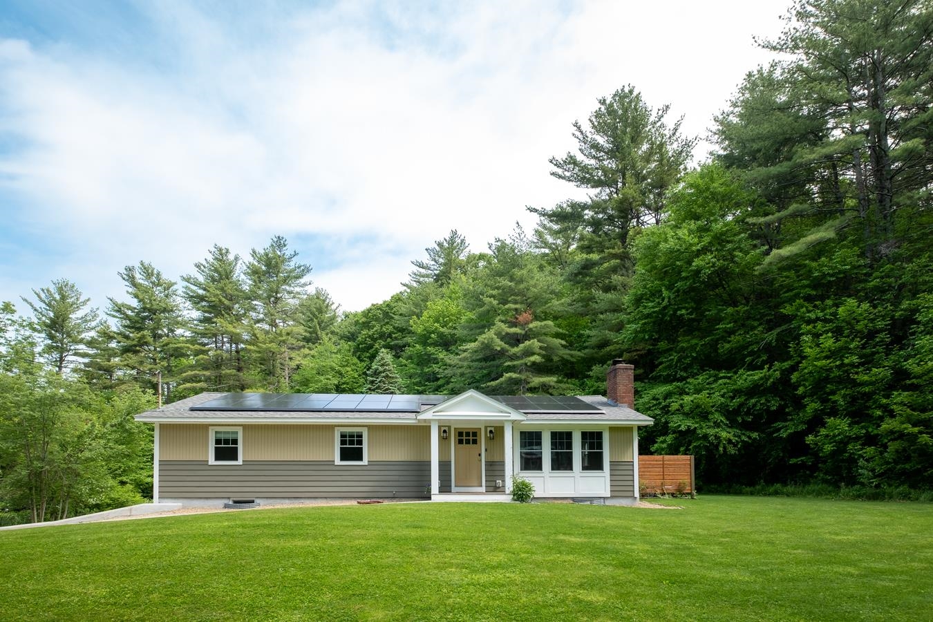 233 South Road Kensington, NH 03833 - Photo 3 of 35