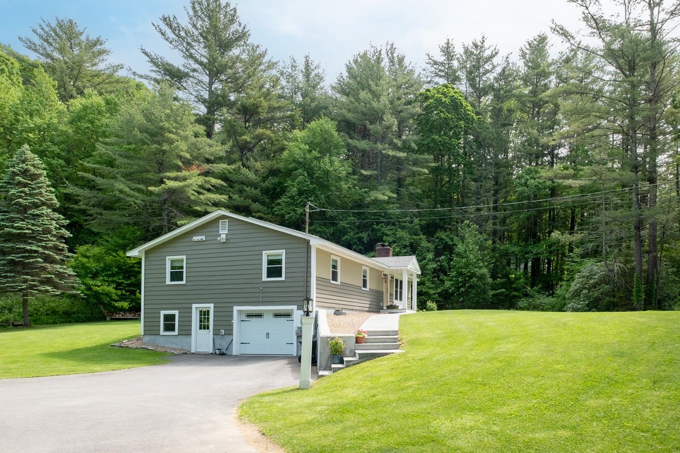 233 South Road Kensington, NH 03833 - Photo 4 of 35