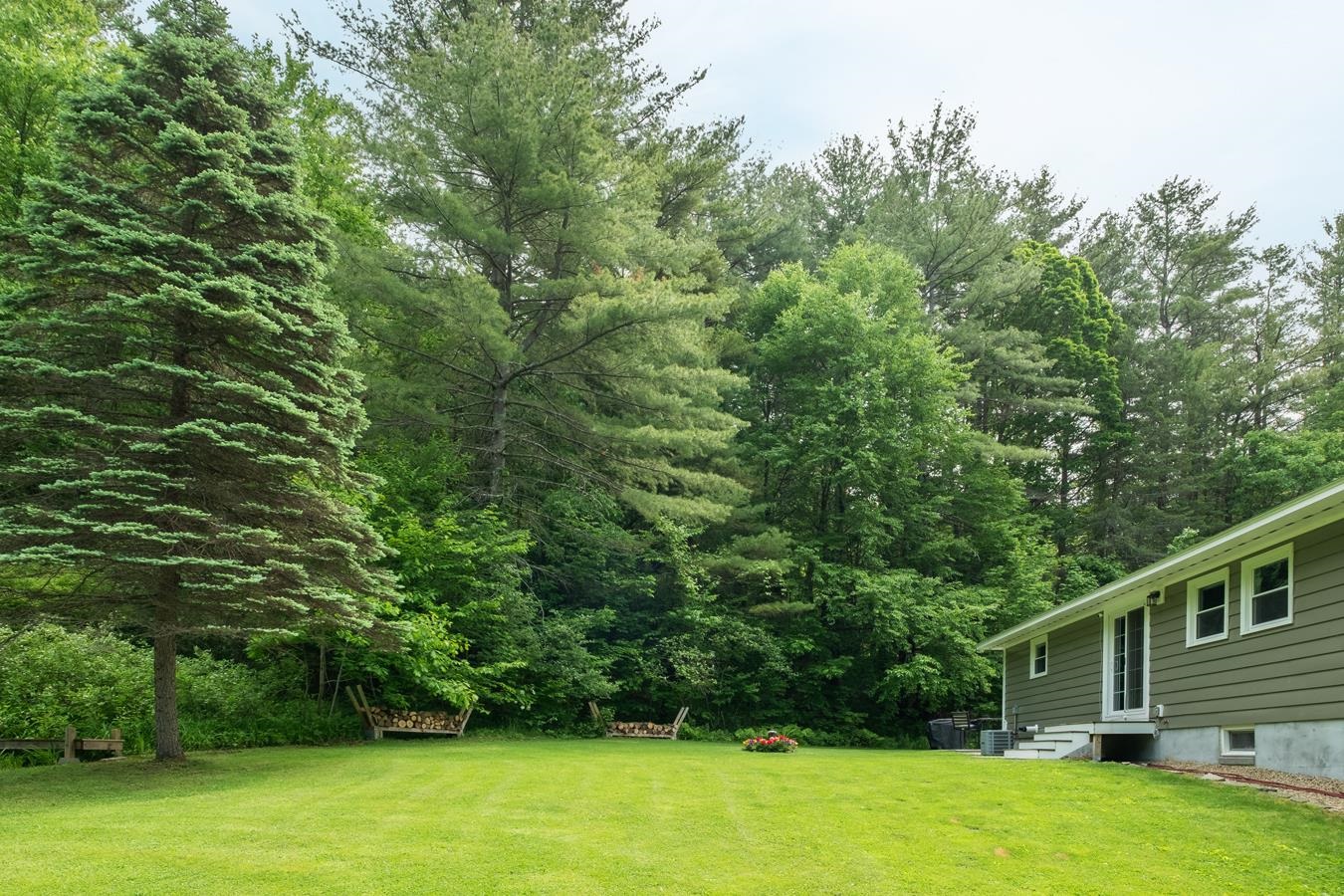 233 South Road Kensington, NH 03833 - Photo 9 of 35