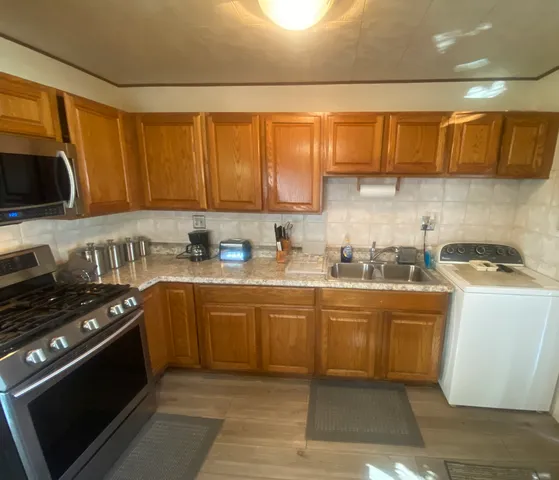 $2,150 | 23 West 143rd Street, Dixmoor, IL 60426