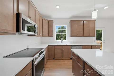 $649,900 | 1147 10th St Lane Northwest, Hickory, NC 28601