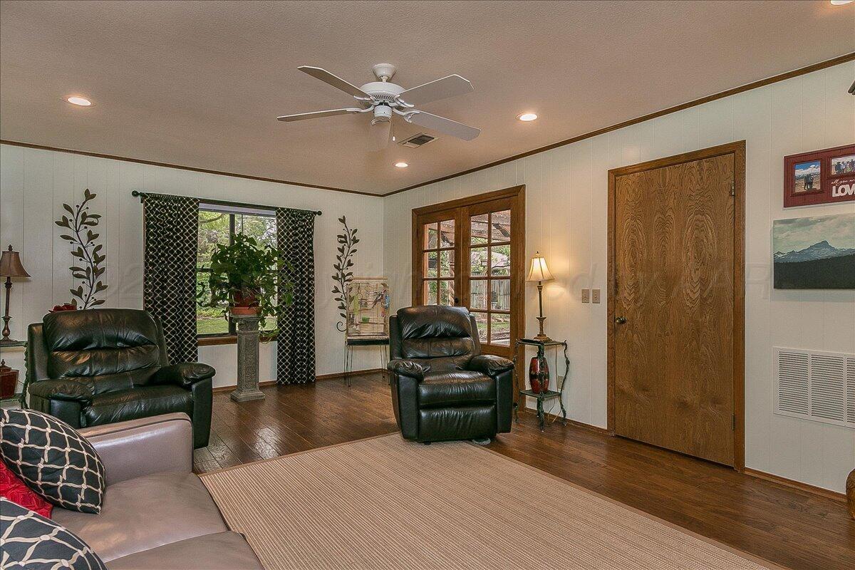 109 Caprock Lane Amarillo, TX 79118 - Photo 14 of 32 09-Den