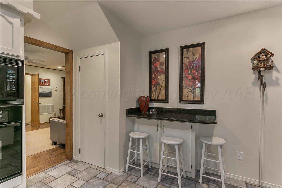 109 Caprock Lane Amarillo, TX 79118 - Photo 17 of 32 12-Kitchen 3
