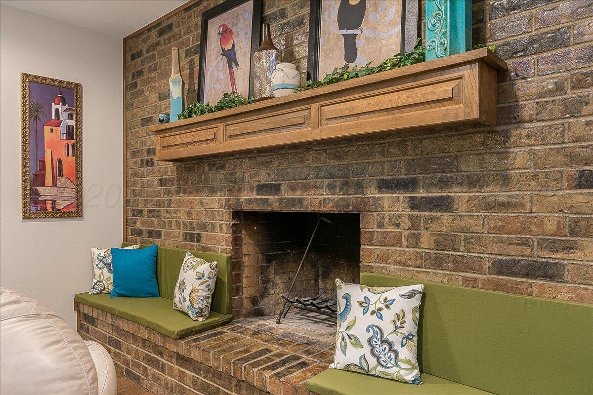 109 Caprock Lane Amarillo, TX 79118 - Photo 4 of 32 06-Living Room 3