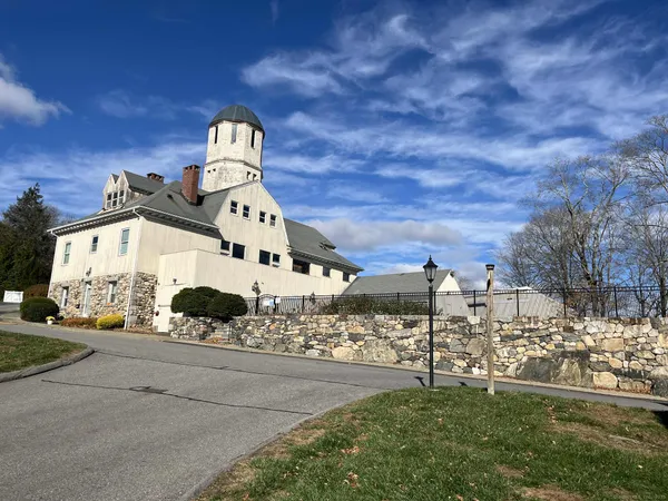 $2,400 | 2 Cook Close, Unit 2, Ridgefield, CT 06877