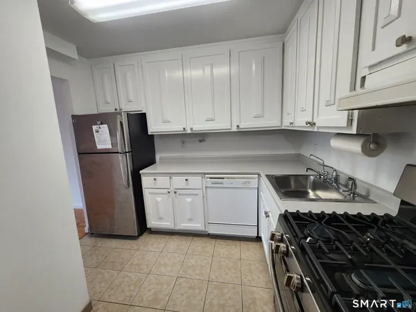 $2,400 | 2 Cook Close, Unit 2, Ridgefield, CT 06877