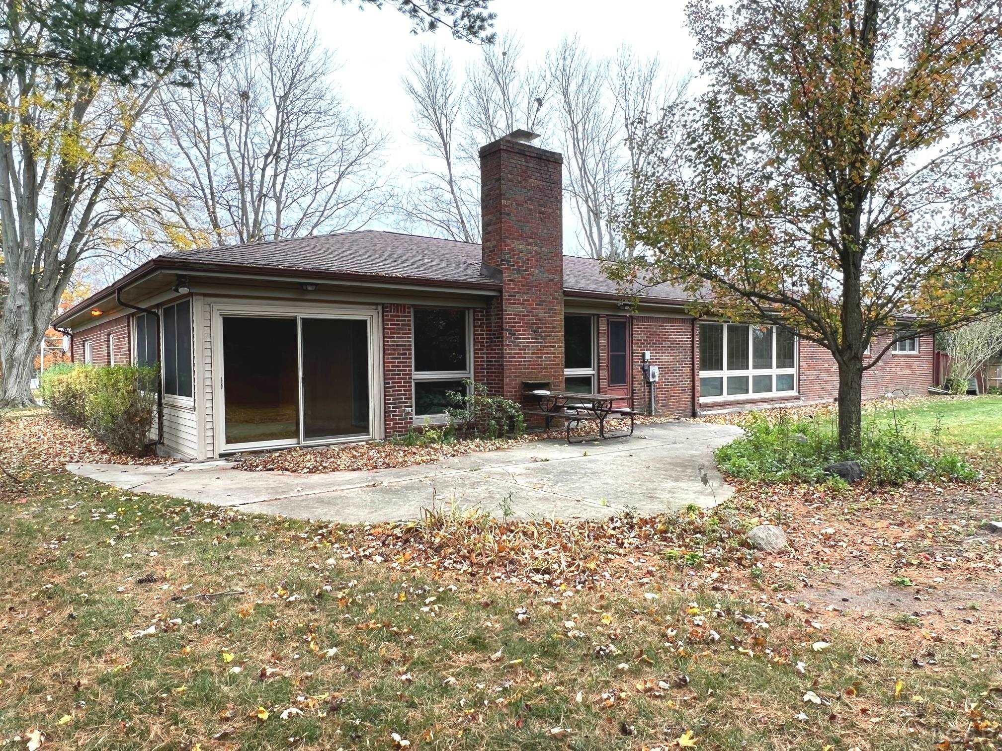 1330 Trenton Road Adrian, MI 49221 - Photo 4 of 40 50095682-3.JPG