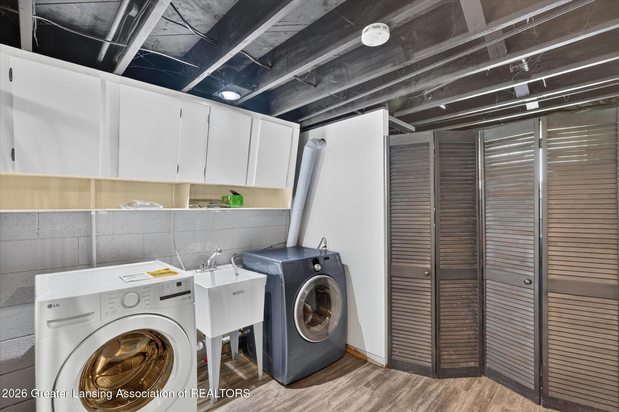 1434 Petts Road Fenton, MI 48430 - Photo 41 of 74 Laundry