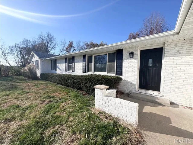 $380,000 | 12455 New London Gravel Road, New London, MO 63459