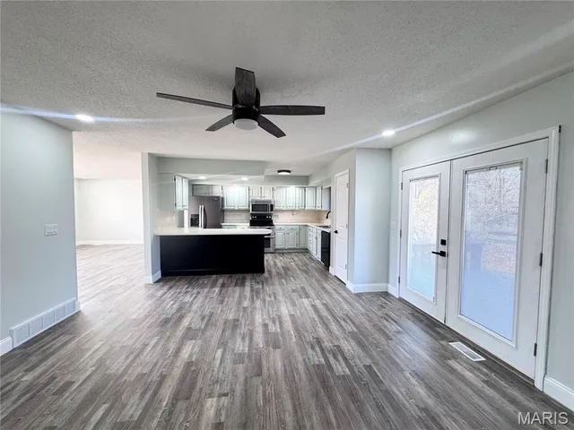 $380,000 | 12455 New London Gravel Road, New London, MO 63459