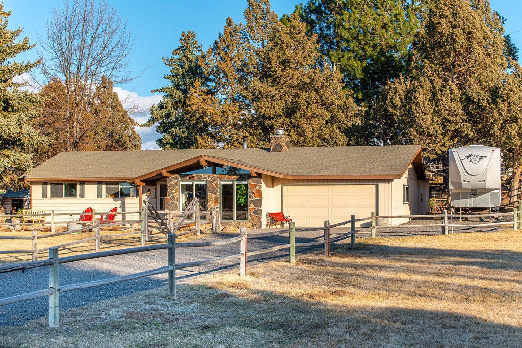 61858 Dobbin Road Bend, OR 97702 - Photo 30 of 30 House front