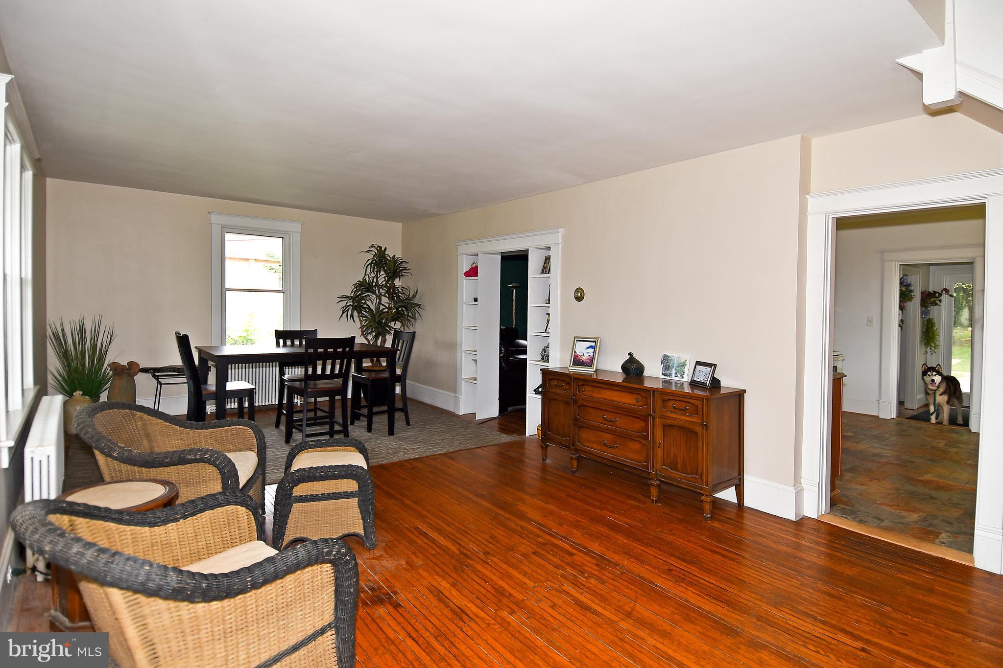 23351 Davis Mill Road Germantown, MD 20876 - Photo 7 of 30 Living Room
