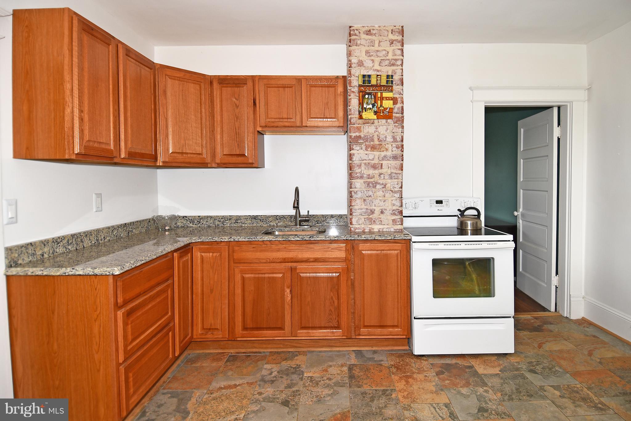 23351 Davis Mill Road Germantown, MD 20876 - Photo 8 of 30 Kitchen
