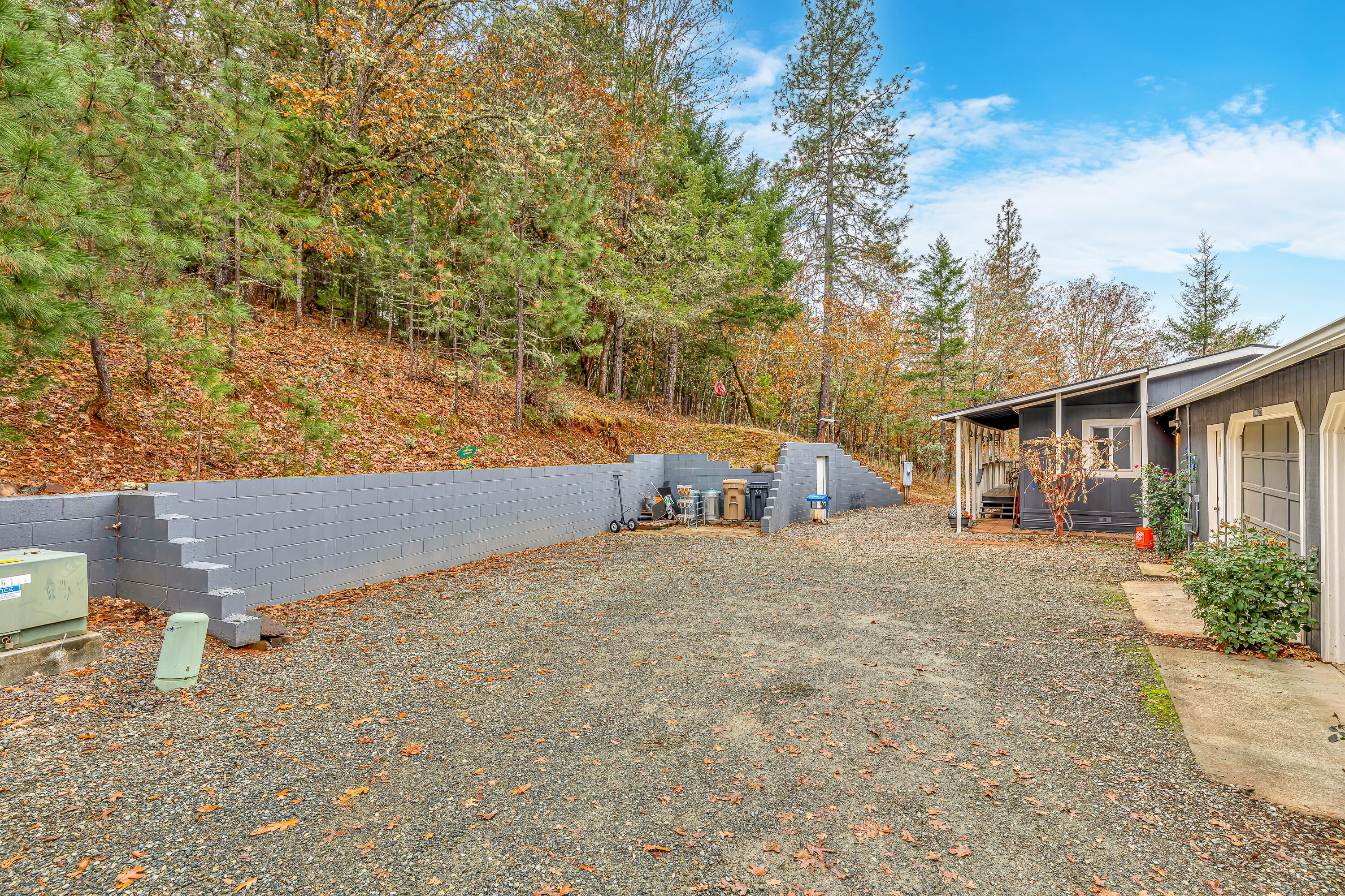 1797 Pleasant Valley Road Merlin, OR 97532 - Photo 32 of 55 9R9A3100