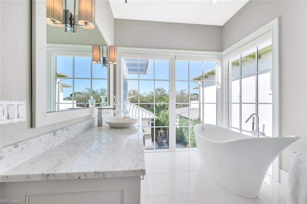 982 9th Avenue South Naples, FL 34102 - Photo 19 of 48